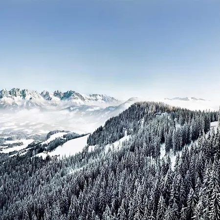 Апартаменты Near The Hahnenkamm Cable Car *